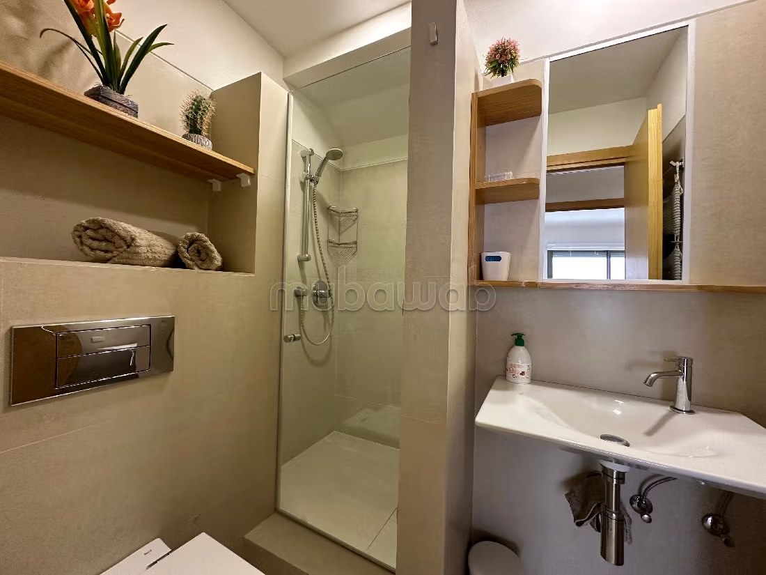 Appartements à louer à Talborjt. Superficie 100 m². Environnement calme avec vue sur la montagne, fenêtre double vitrage