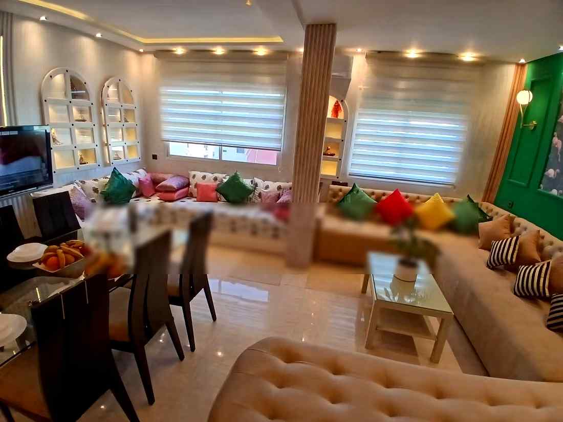 Appartement de vacances à louer à El Manar 
El Hank. Superficie 70 m². Système de parabole et salon marocain