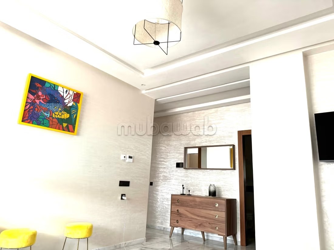 Location saisonnière à Founti. Résidence à 300 mètres de la plage 1 chambre. Places de stationnement et terrasse - Photo 3