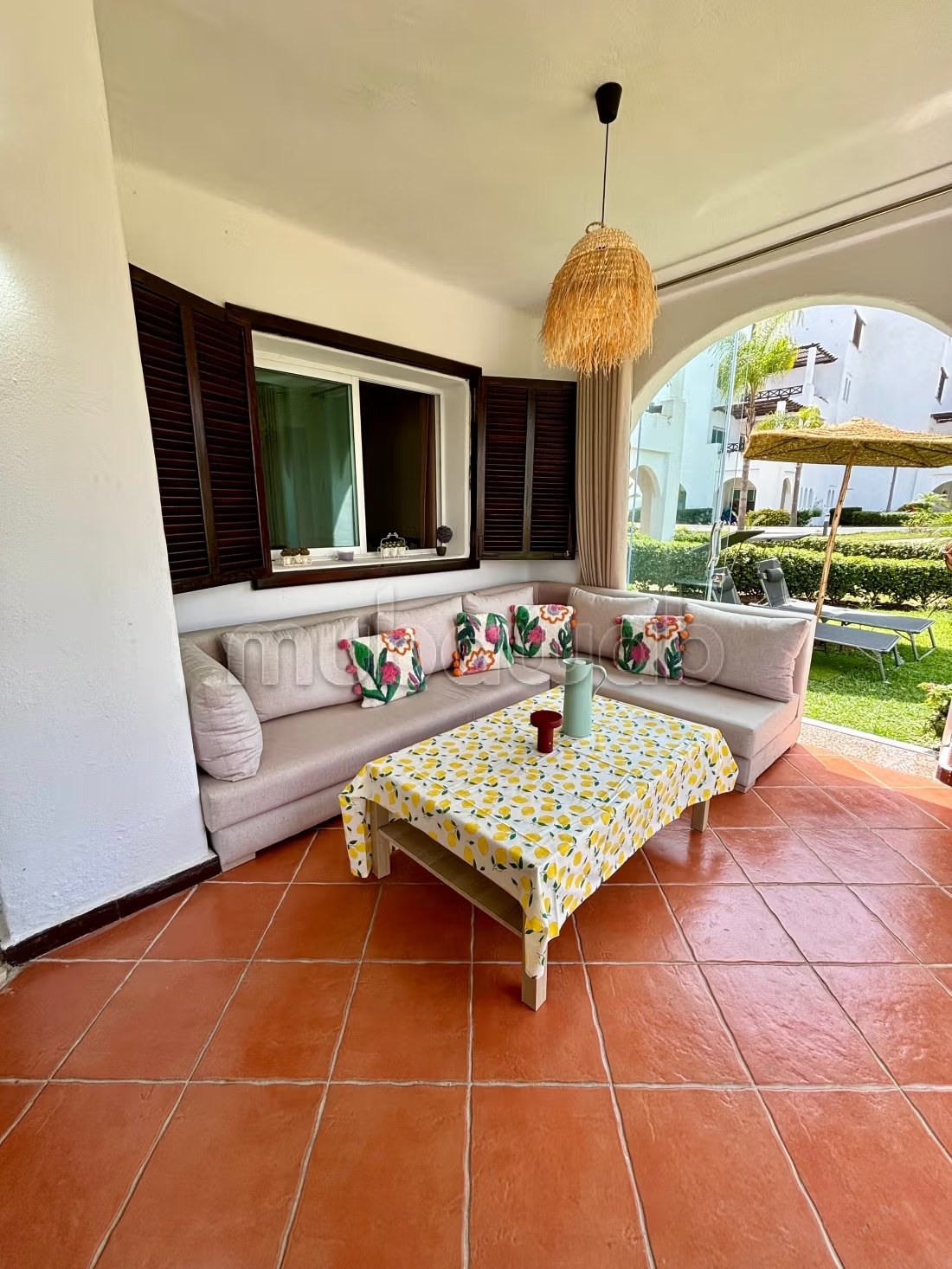 Location d'un appartement à Cabo Negro. Surface de 150 m². Belle terrasse et jardin - Photo 5