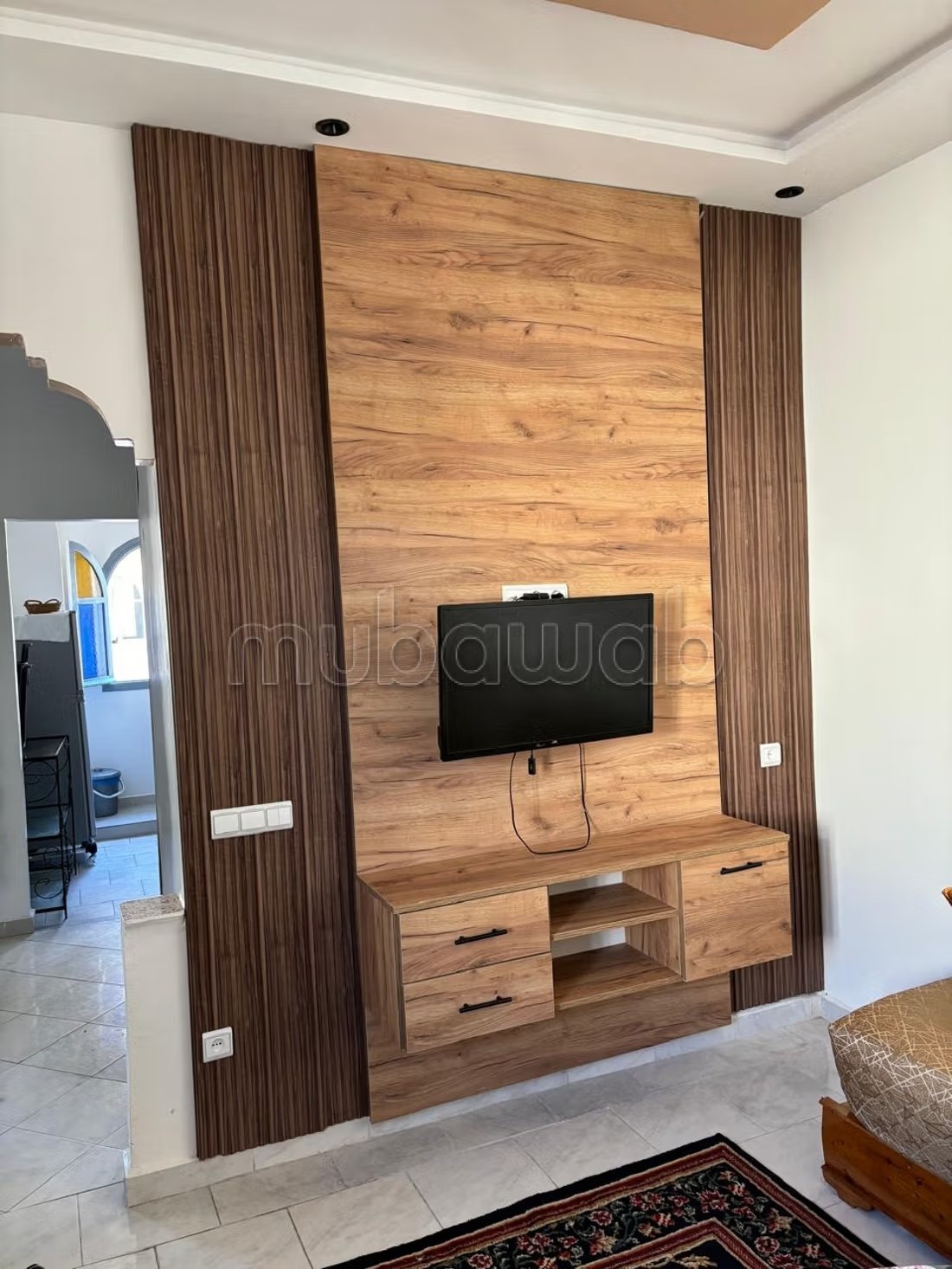Location saisonnière à Bab Enzh. Surface de 56 m². Porte blindée et chauffage central