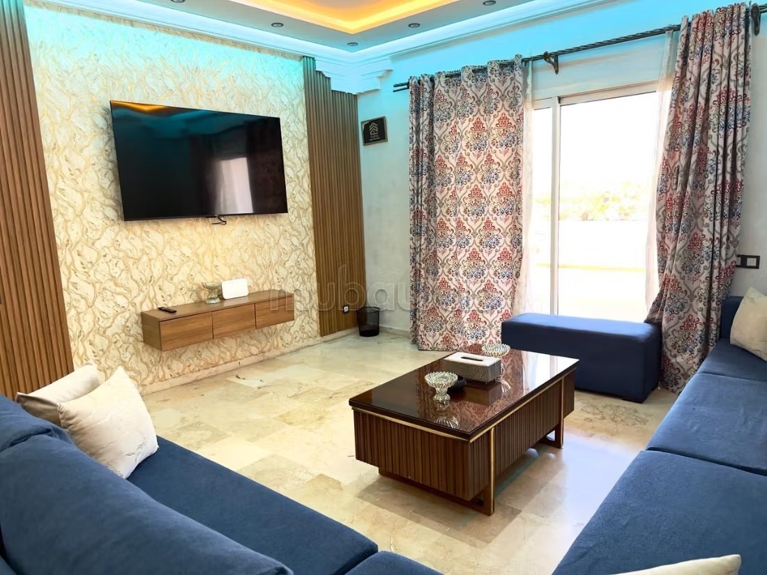 Location saisonnière à Secteur Touristique. 
Superficie 130 m². 
Ascenseur et places de parking