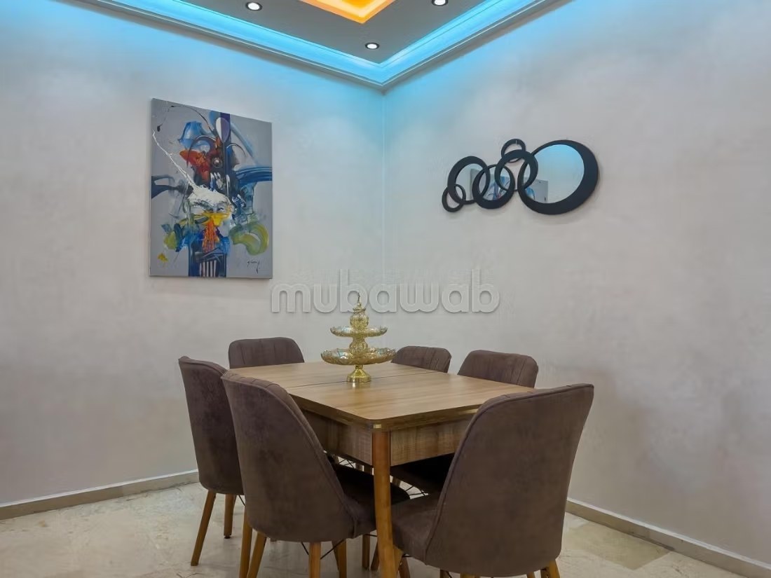 Location saisonnière à Secteur Touristique. 
Superficie 130 m². 
Ascenseur et places de parking