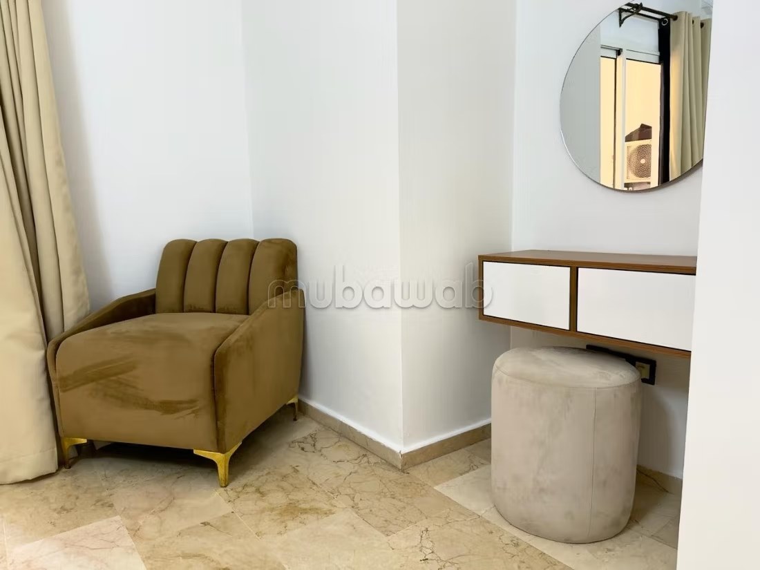 Location saisonnière à Secteur Touristique. 
Superficie 130 m². 
Ascenseur et places de parking - Photo 7
