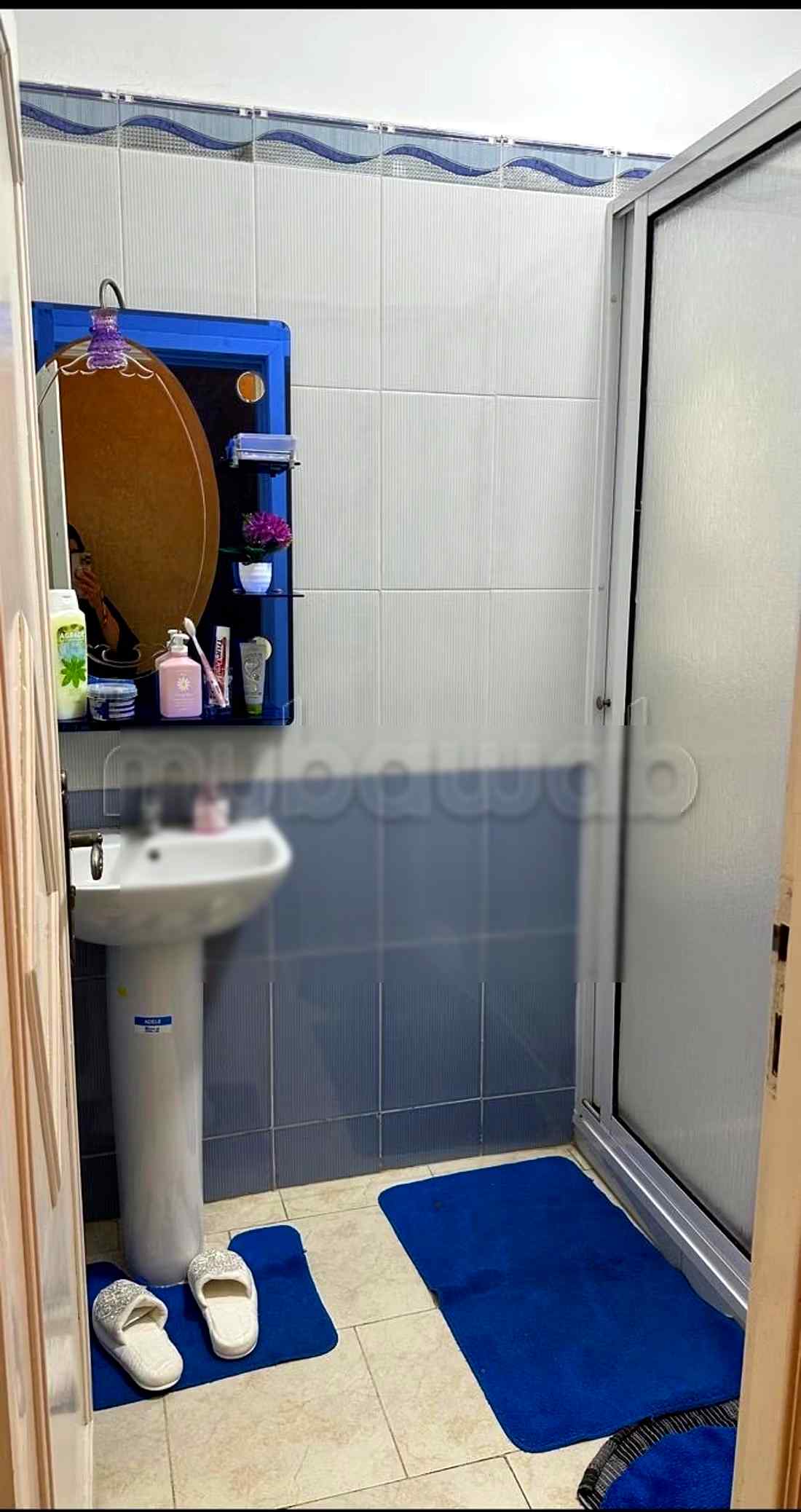 Location d'un appartement à Marjane. Surface de 56 m². Salon Marocain et antenne parabolique