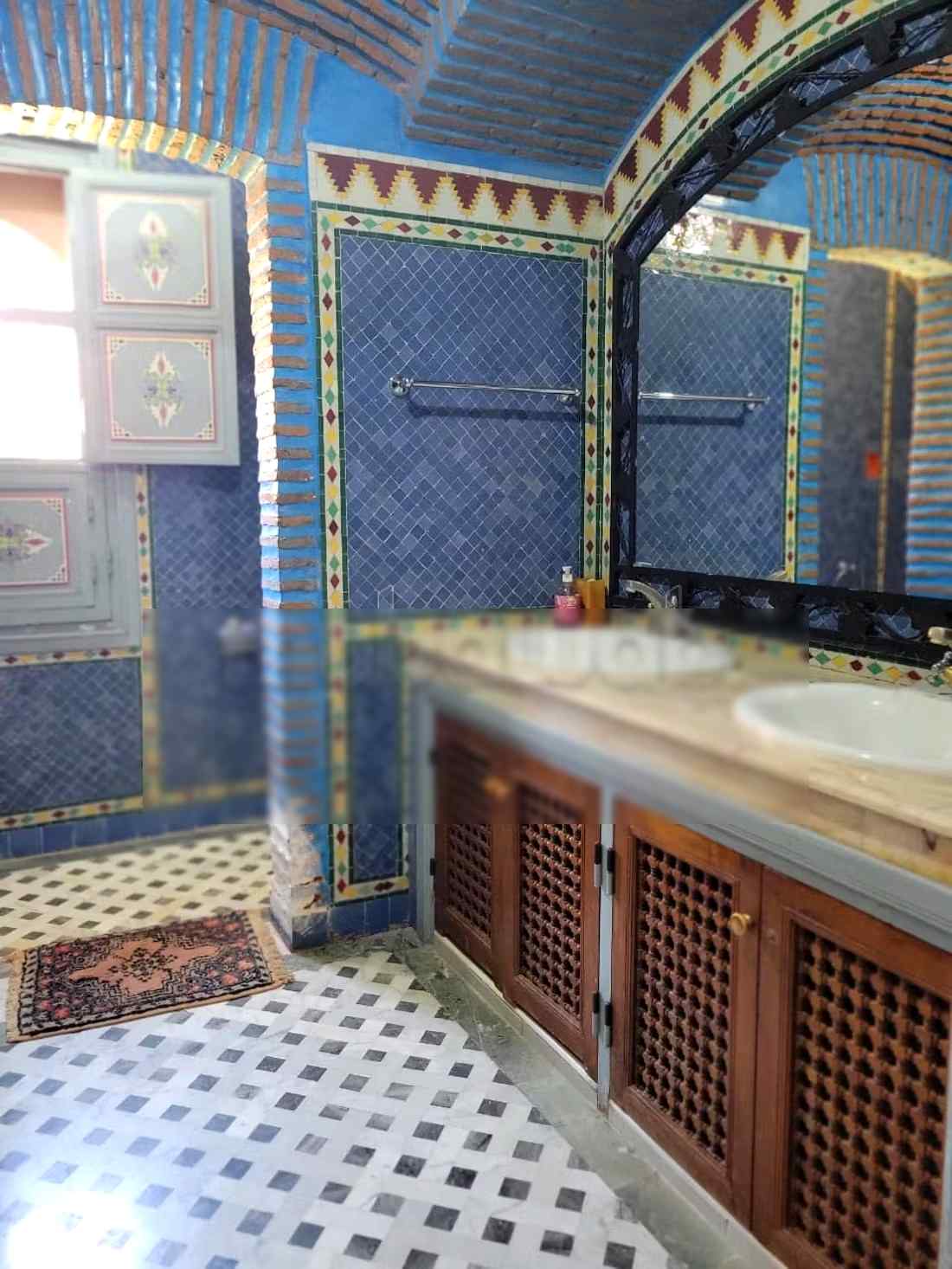 Maison de luxe à louer à Route de Fez. 5 grandes pièces. Cheminée et concierge