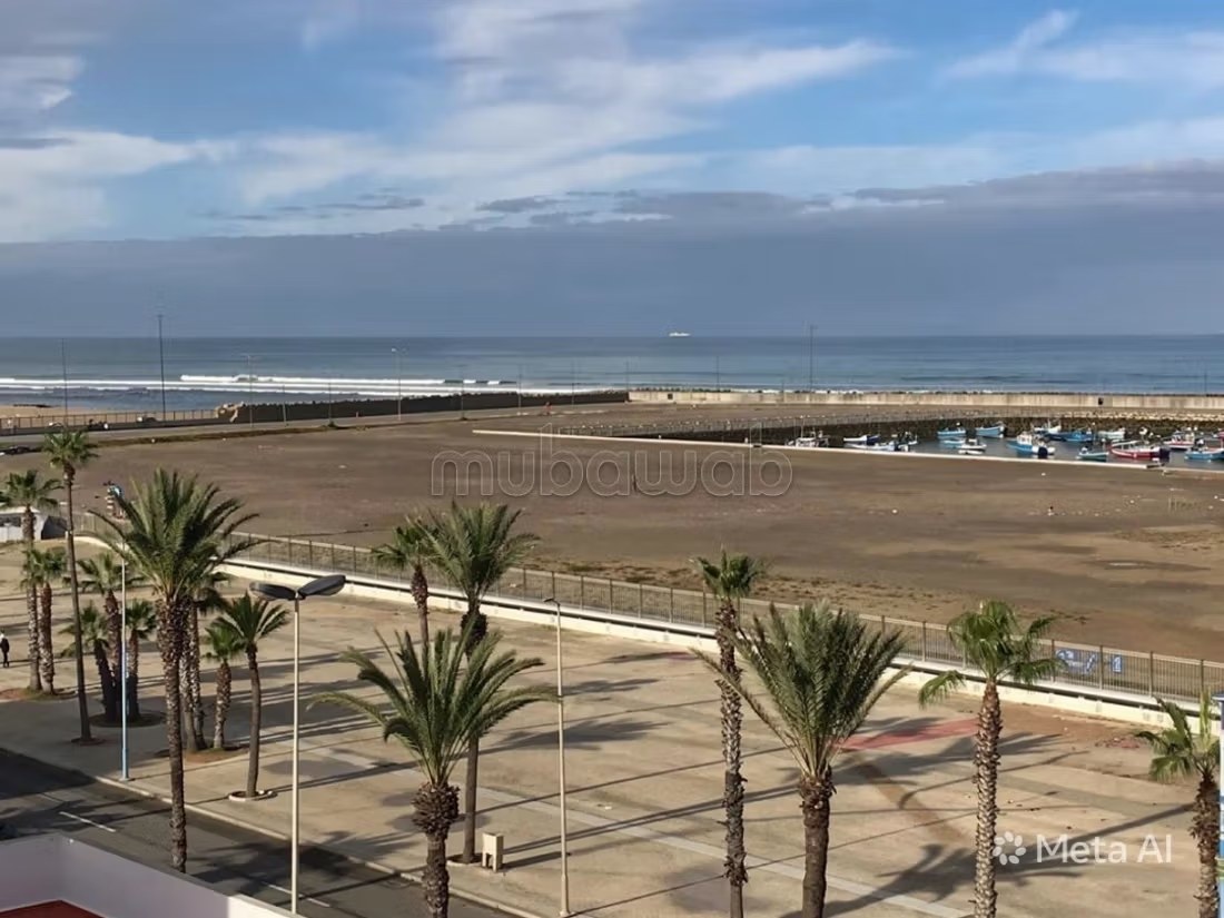 Appartements à louer à Asilah. 2 pièces. Résidence sécurisée et équipée d'un système de réception des chaînes satellitaires.