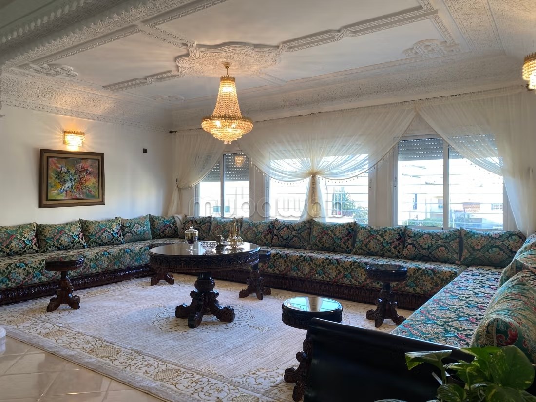 Appartements à louer en Centre. 
3 belles chambres. 
Système de parabole et salon marocain - Photo 3