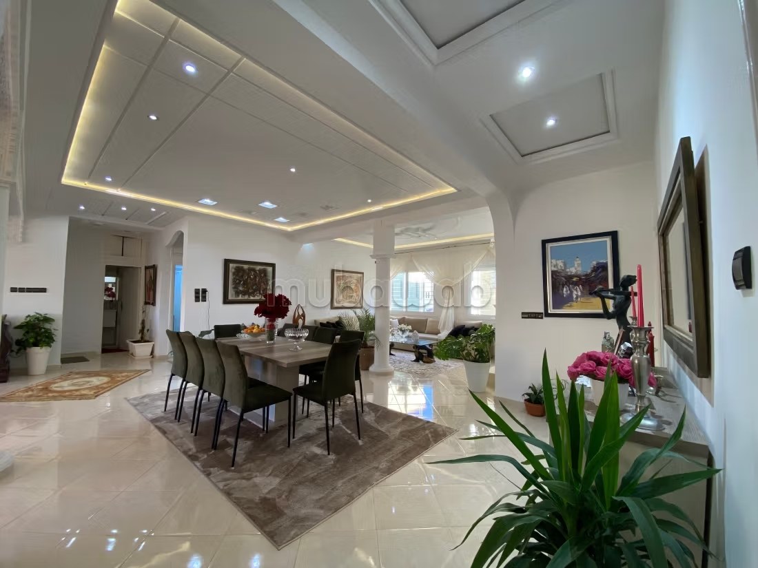 Appartements à louer en Centre. 
3 belles chambres. 
Système de parabole et salon marocain - Photo 2