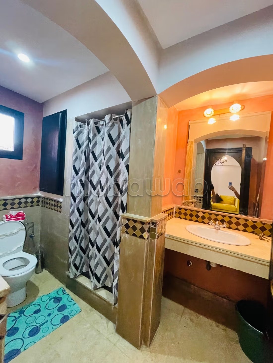Baeu apparemment sur Marrakech 
Gueliz en face la gare de train
