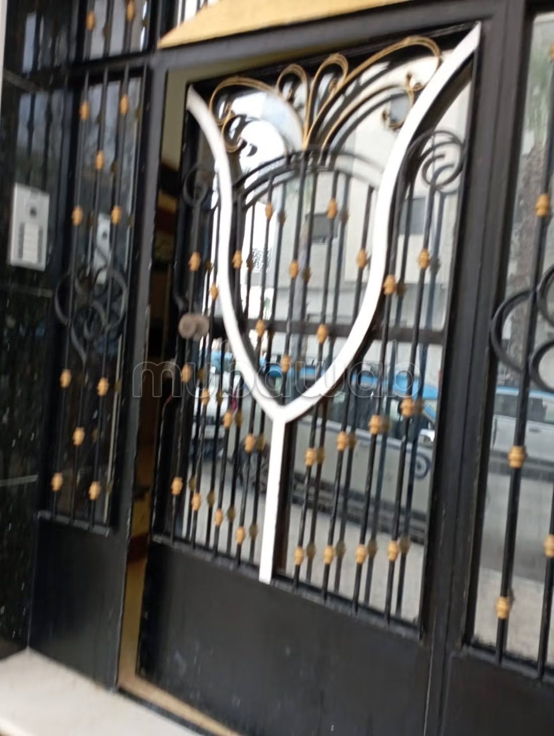 Location d'un appartement à M'Diq. 
Superficie 68 m². 
Salon traditionnel et système d'antenne parabolique - Photo 10