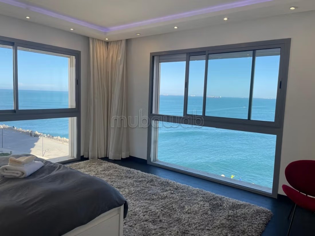 Appartement de vacances à louer à Casablanca Marina. 2 chambres agréables. Porte blindée et vue sur mer