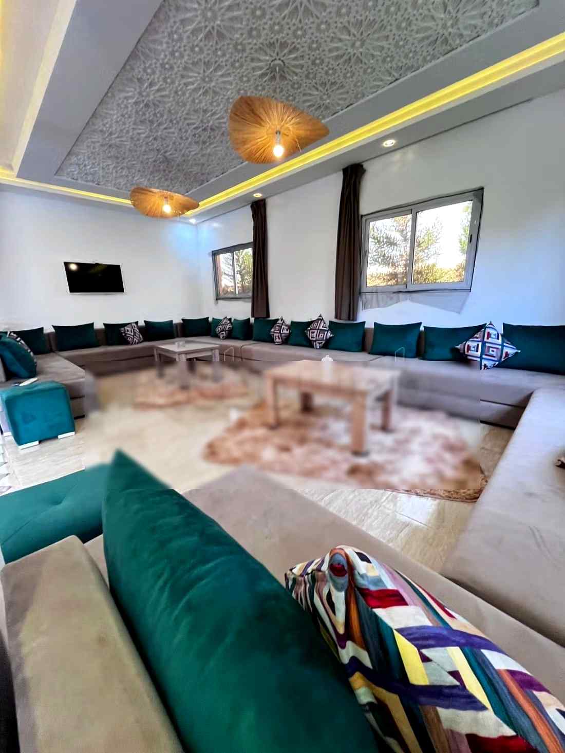 Location saisonnière villa de luxe à Ghazoua. 
Surface totale 800 m². 
Porte blindée et parabole - Photo 6