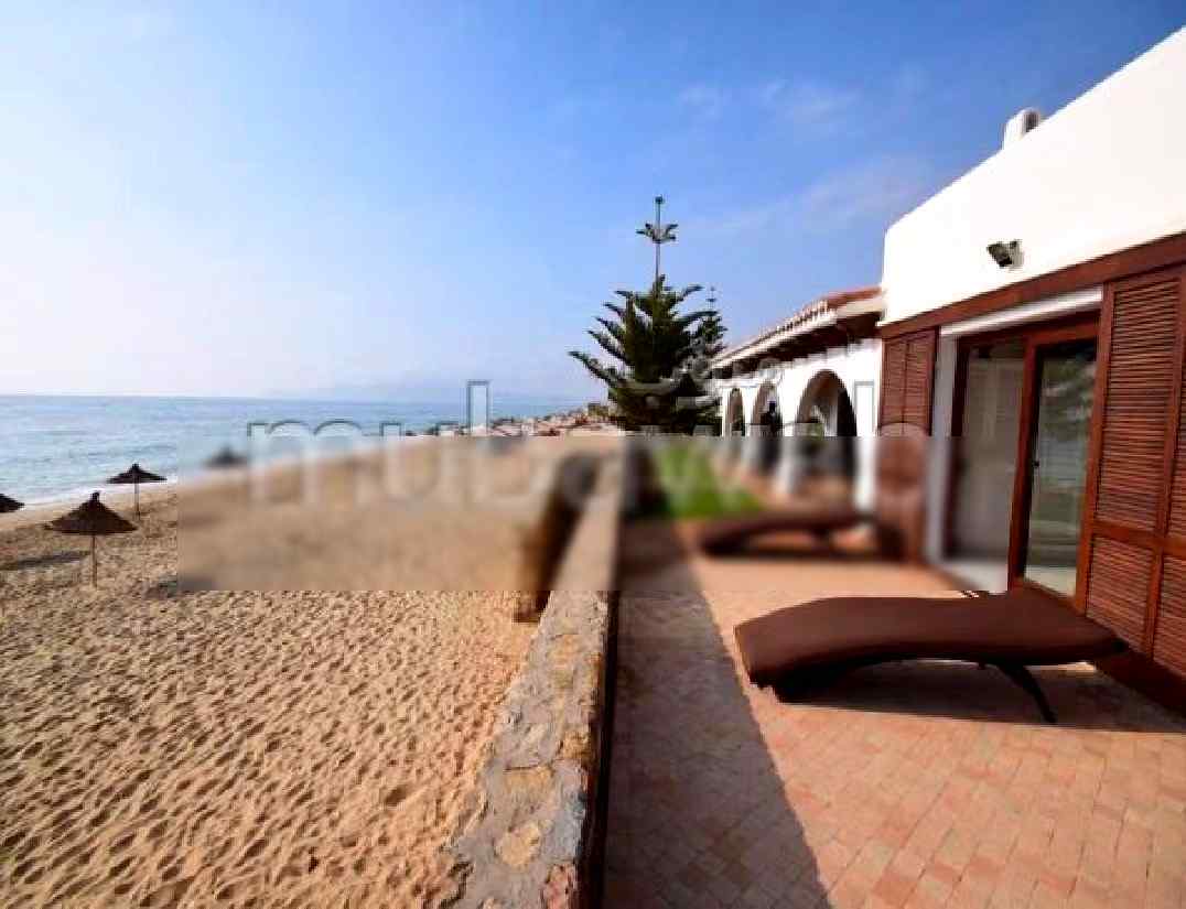Spacieuse villa front mer à puerto marina, mdiq - Photo 5