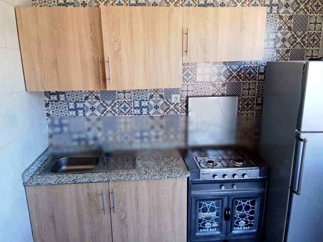 Location saisonnière à Hay Mabrouka. 2 chambres. Salon traditionnel marocain, résidence sécurisée