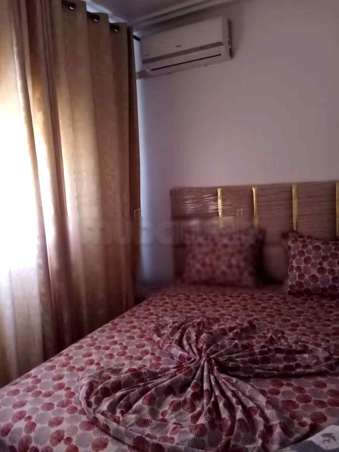 Location saisonnière à Hay Mabrouka. 2 chambres. Salon traditionnel marocain, résidence sécurisée - Photo 9