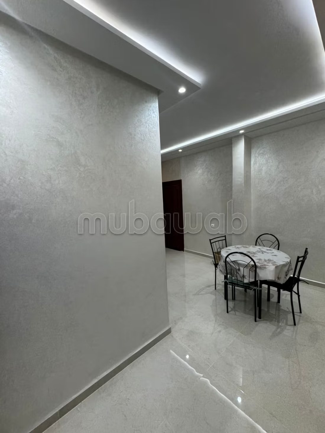 Appartements à louer au centre agadir. 3 pièces confortables. Porte blindée, antenne parabolique