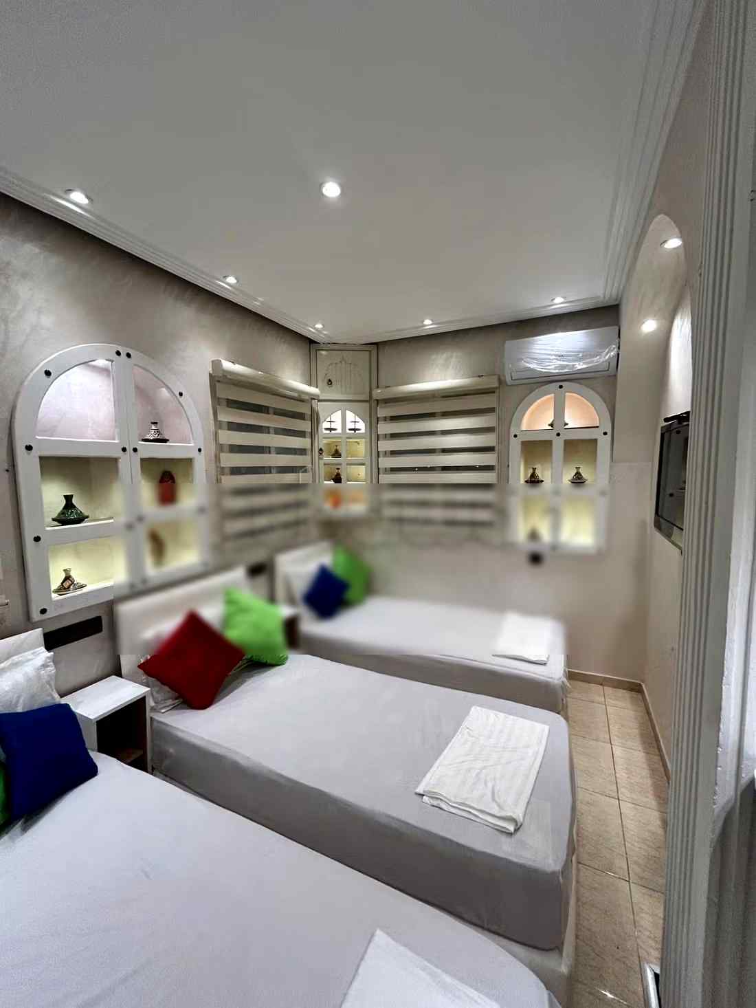 Appartements à louer à El Manar El Hank. 2 chambres agréables. Résidence avec concierge, climatisation générale - Photo 3