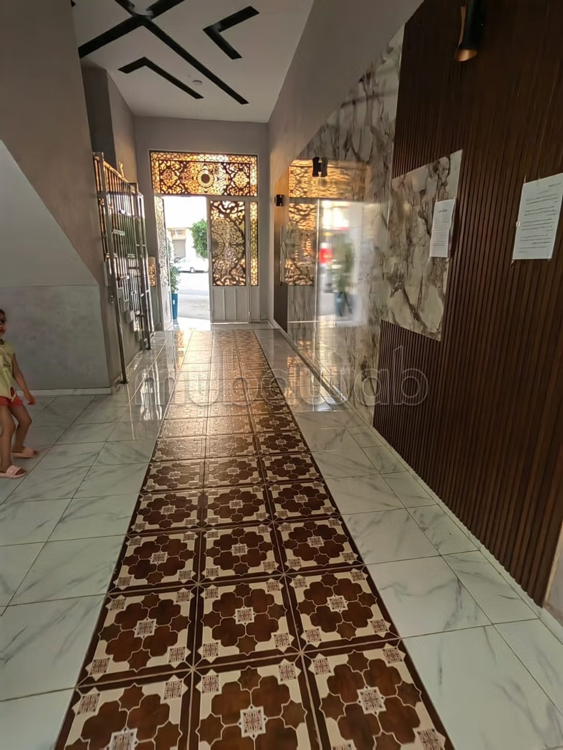 Location saisonnière à Marjane. 2 chambres agréables. Système de parabole et résidence sécurisée