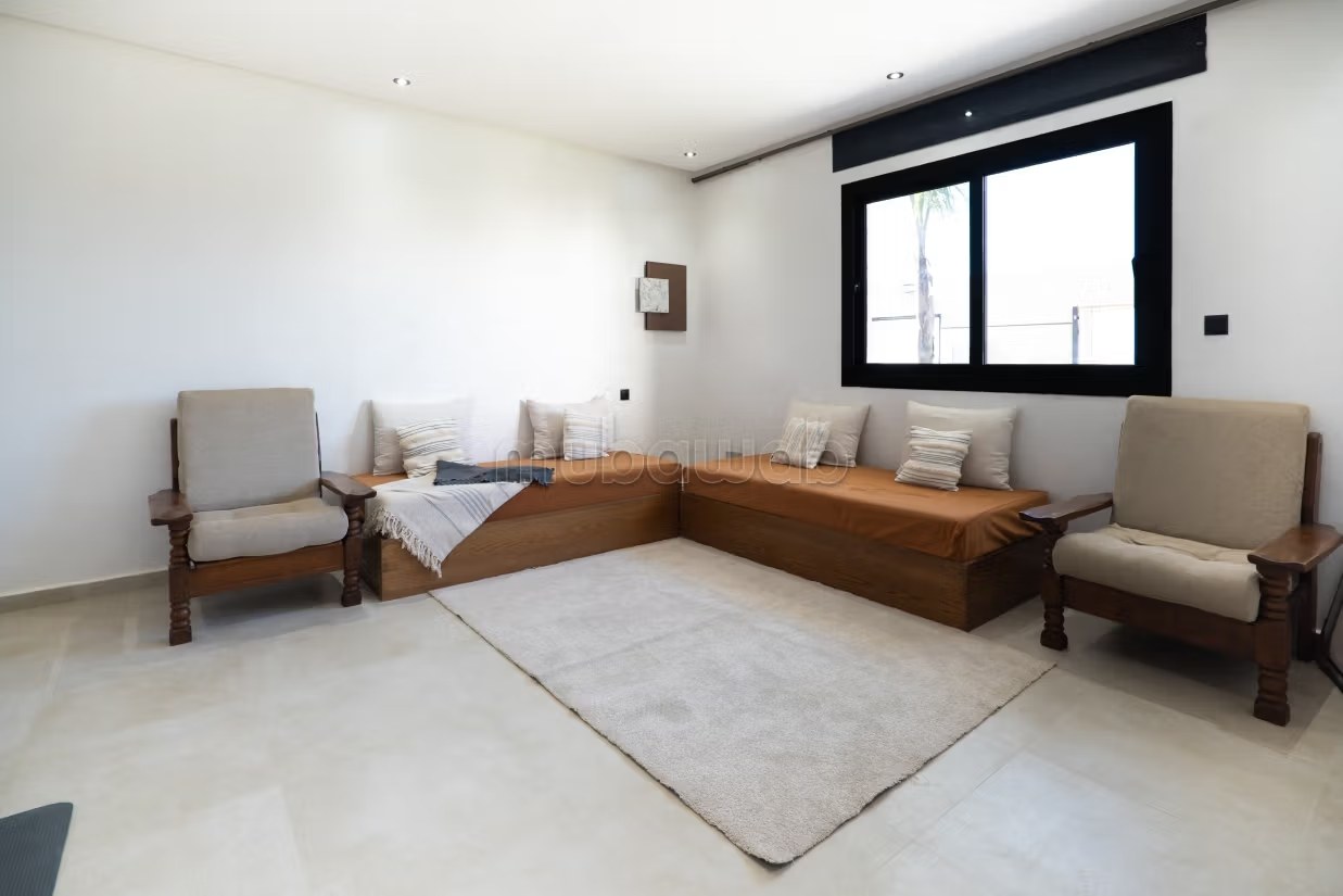 Villas de luxe à louer à Manar. 2 pièces confortables. Piscine et cheminée