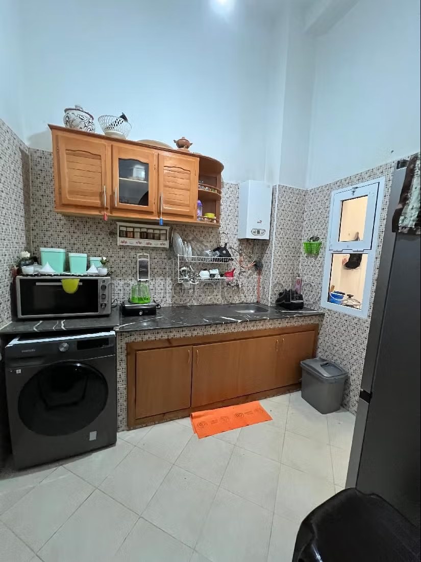 Location d'un appartement à Tanja Balia. 2 chambres. Salon traditionnel et porte blindée - Photo 7