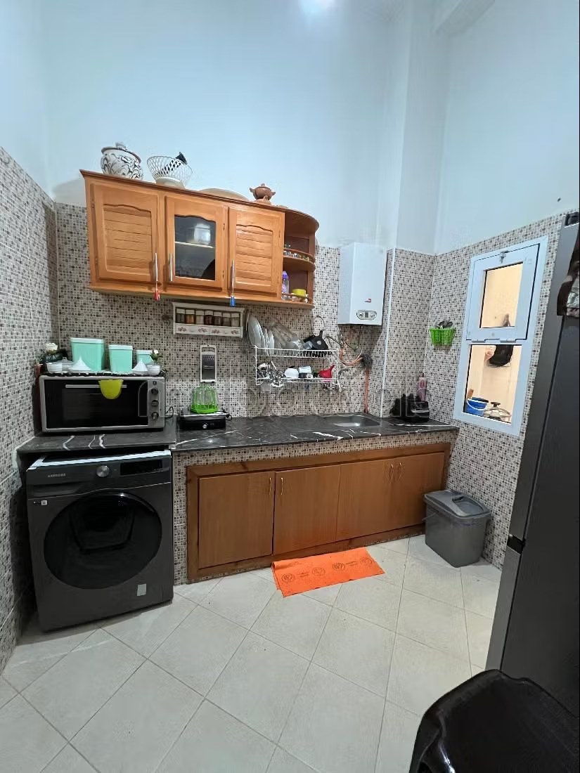 Location d'un appartement à Tanja Balia. 2 chambres. Salon traditionnel et porte blindée - Photo 8