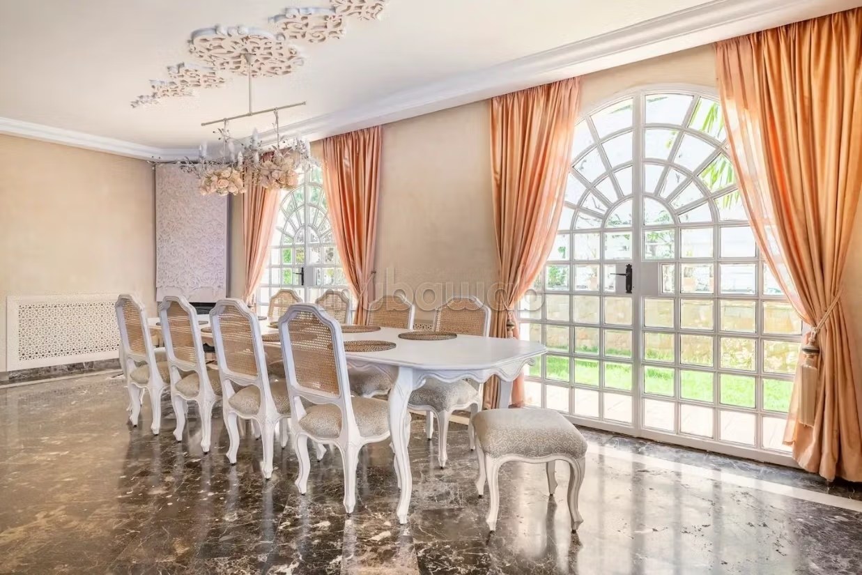 Villa de standing à louer pour vos vacances à Jbel Kbir. Superficie 1000 m². Jardin et terrasse - Photo 25