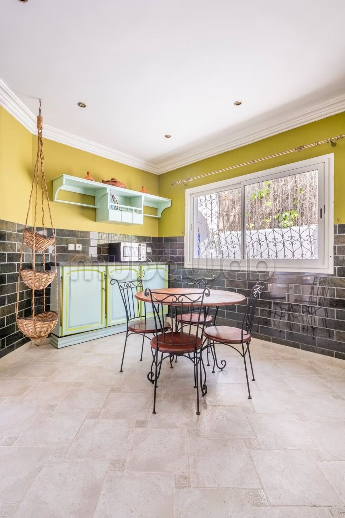 Villa de standing à louer pour vos vacances à Jbel Kbir. Superficie 1000 m². Jardin et terrasse - Photo 28