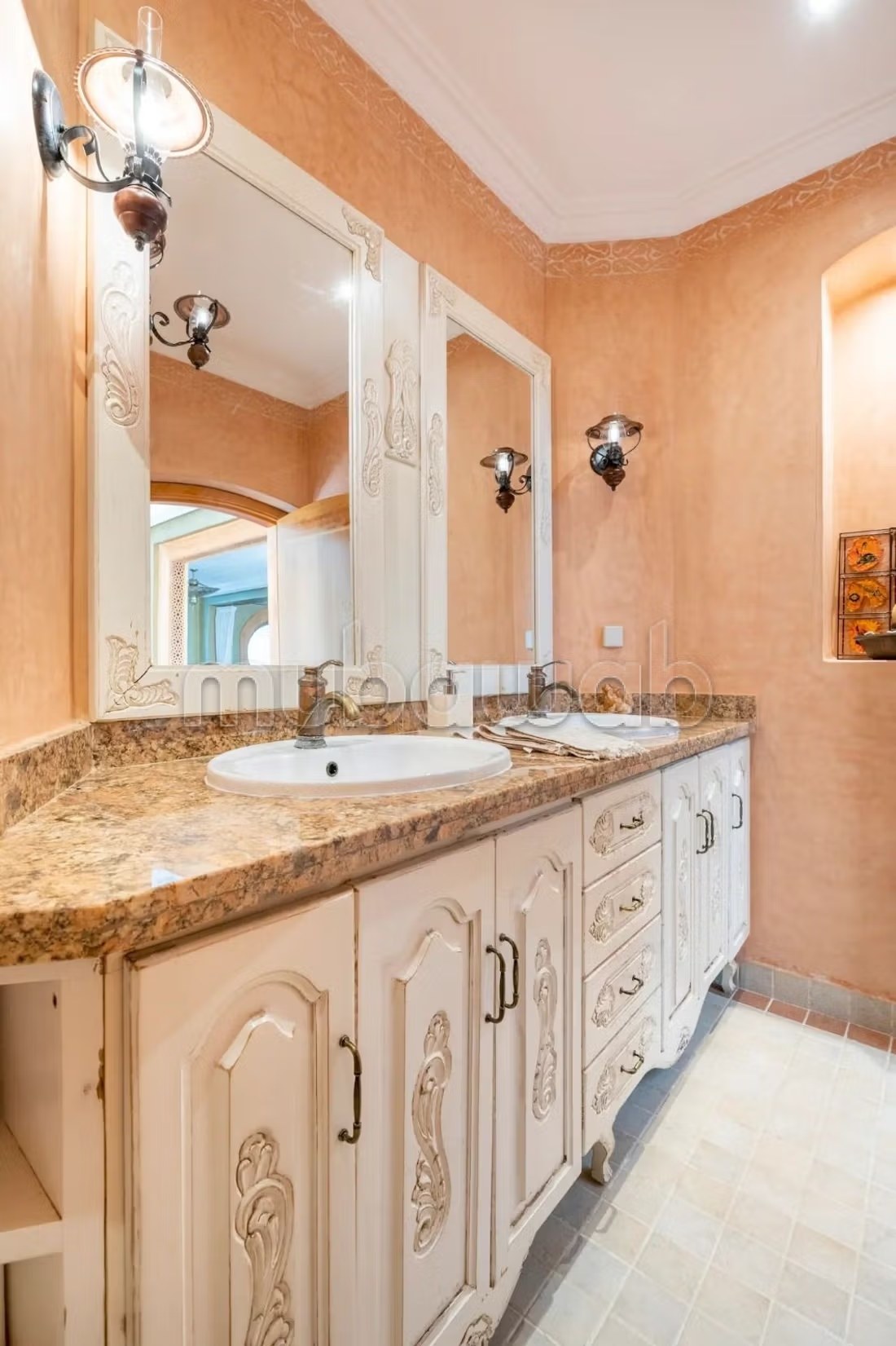 Villa de standing à louer pour vos vacances à Jbel Kbir. Superficie 1000 m². Jardin et terrasse - Photo 52