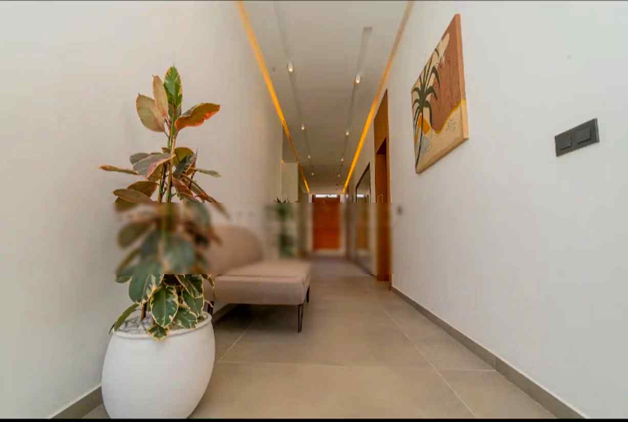 Magnifique villa à louer pour vos vacances à Route de Ouarzazate. 7 pièces. Résidence avec concierge, climatisation générale - Photo 9