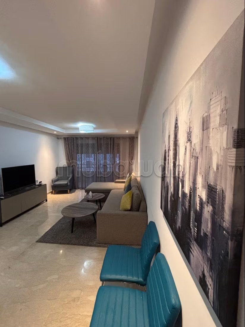 Location saisonnière à Roches Noires. Surface totale 84 m². Service de concierge et climatisation