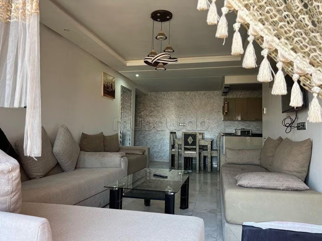 Location d'un appartement à Guéliz. 2 pièces confortables. Antenne parabolique, résidence sécurisée