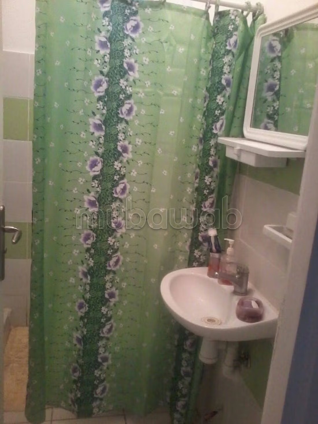 Appartements à louer à Quartier Oued Fes. 
Surface totale 105 m². 
Porte blindée et résidence sécurisée
