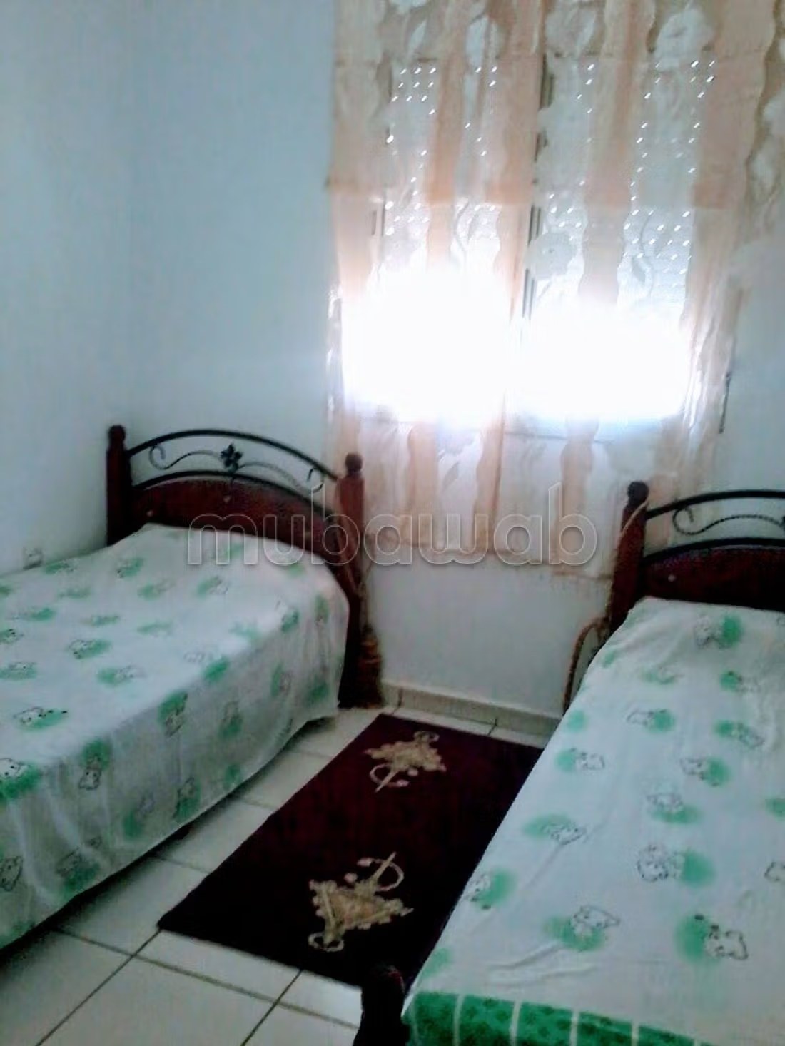 Appartements à louer à Quartier Oued Fes. 
Surface totale 105 m². 
Porte blindée et résidence sécurisée