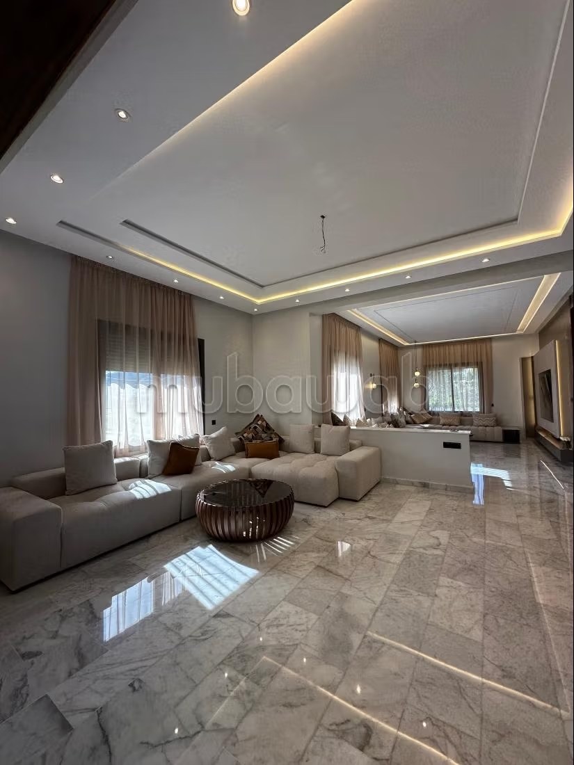 Location saisonnière villa haut standing à Rmilat. 4 pièces. Piscine et cheminée