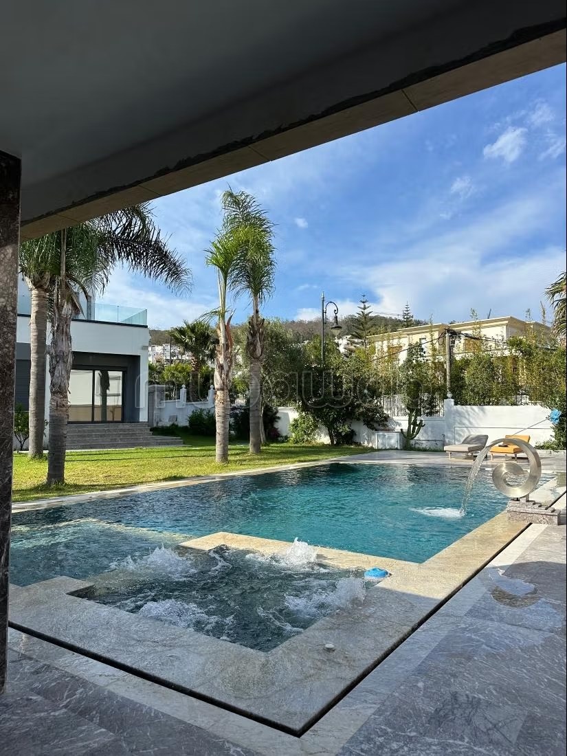 Location saisonnière villa haut standing à Rmilat. 4 pièces. Piscine et cheminée - Photo 2