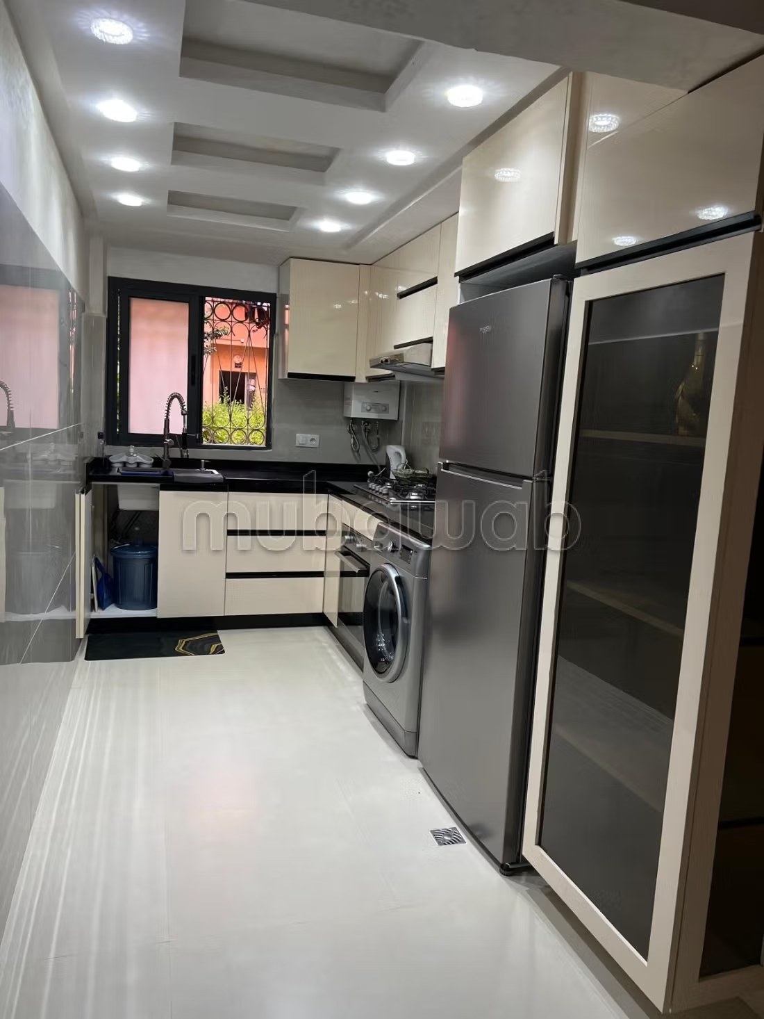 Location d'un appartement à Mhamid. Superficie 112 m². Porte blindée, salon marocain traditionnel - Photo 12