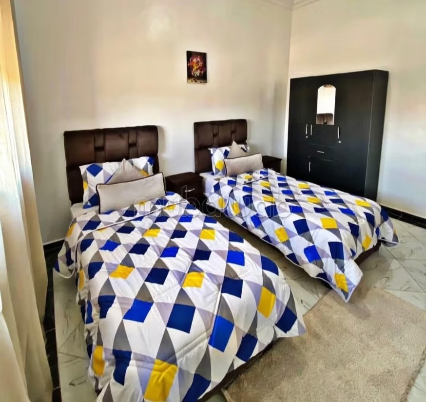 Appartement de vacances à louer à Hay Salam. 
Superficie 70 m². 
Porte blindée, antenne parabolique