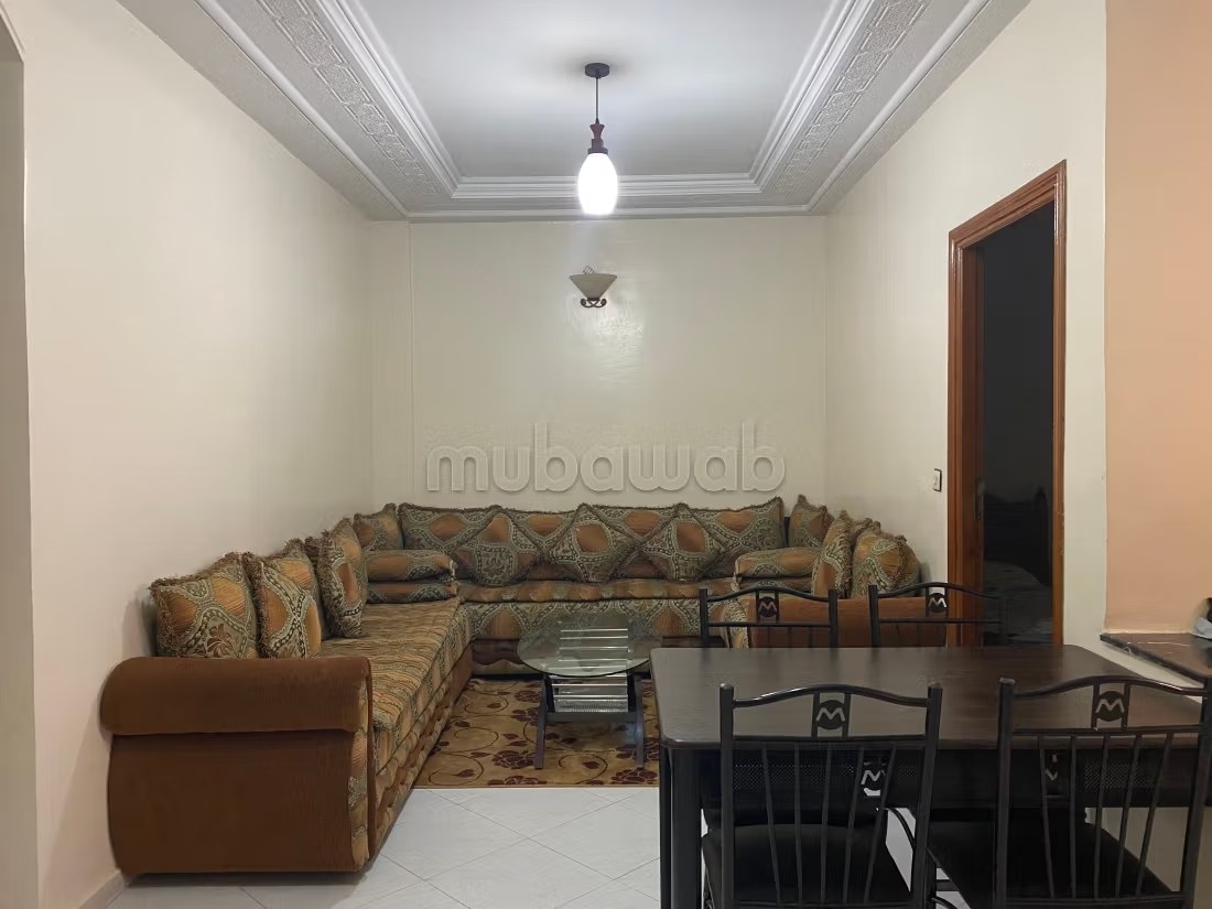 Location saisonnière en Centre. 
4 grandes pièces. 
Salon Marocain et antenne parabolique