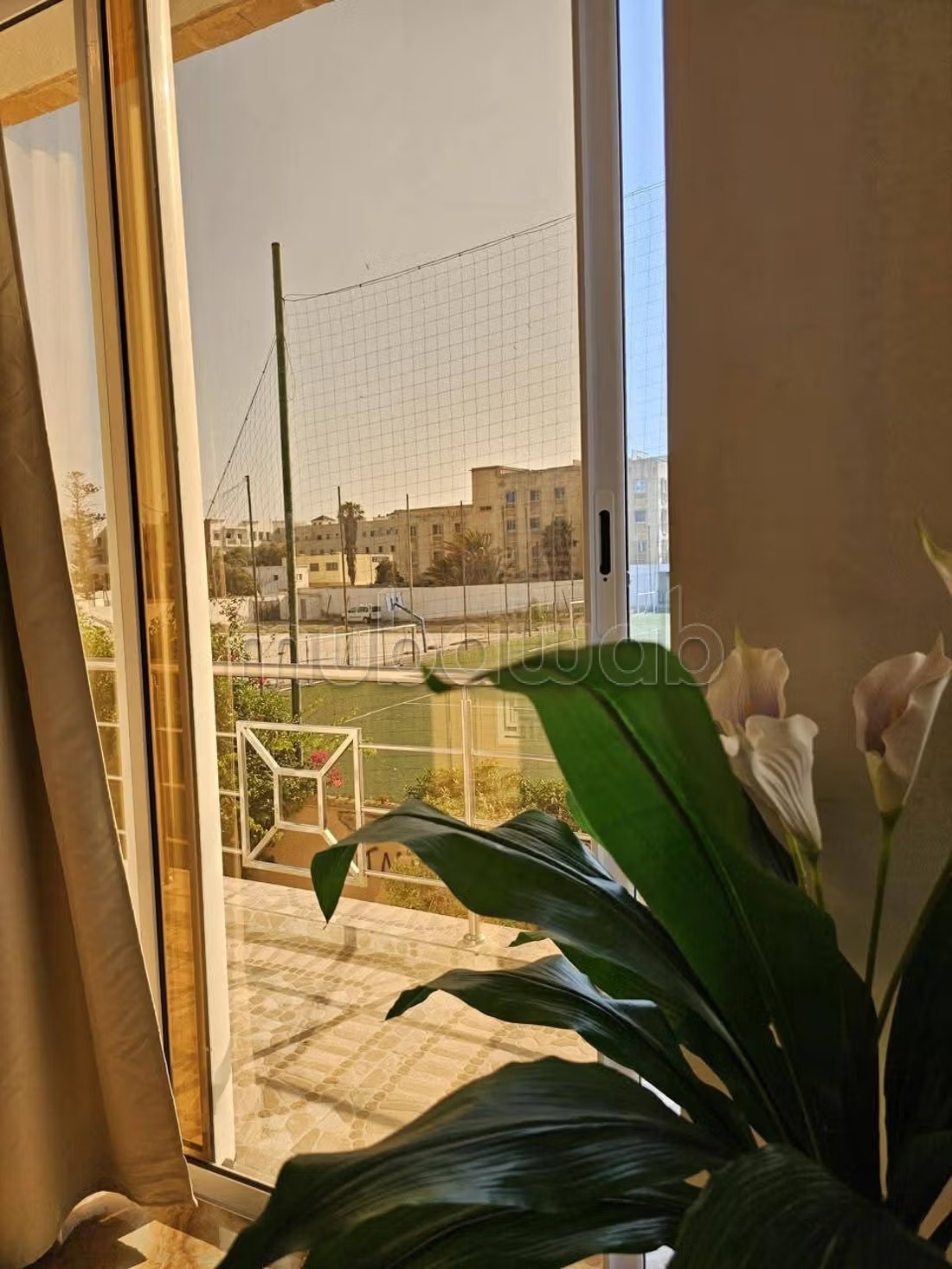 Location saisonnière à Bab Al Bahar. Superficie 72 m². Fenêtres double vitrage et chauffage central - Photo 8