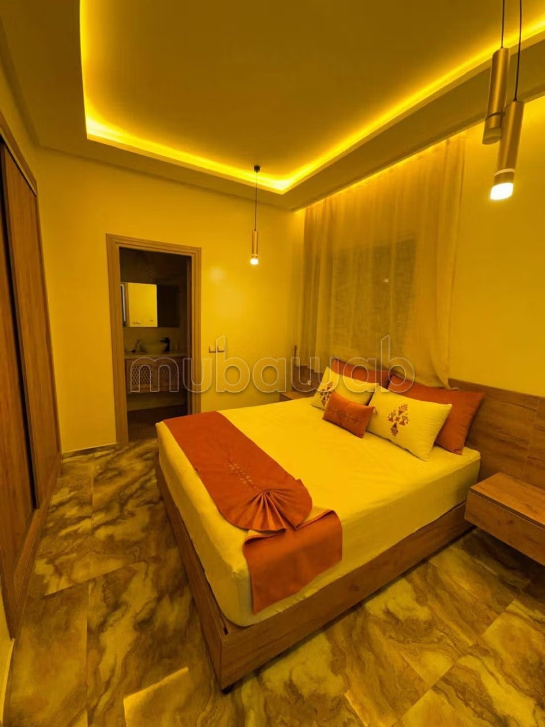 Location saisonnière à Bab Al Bahar. Superficie 72 m². Fenêtres double vitrage et chauffage central - Photo 2