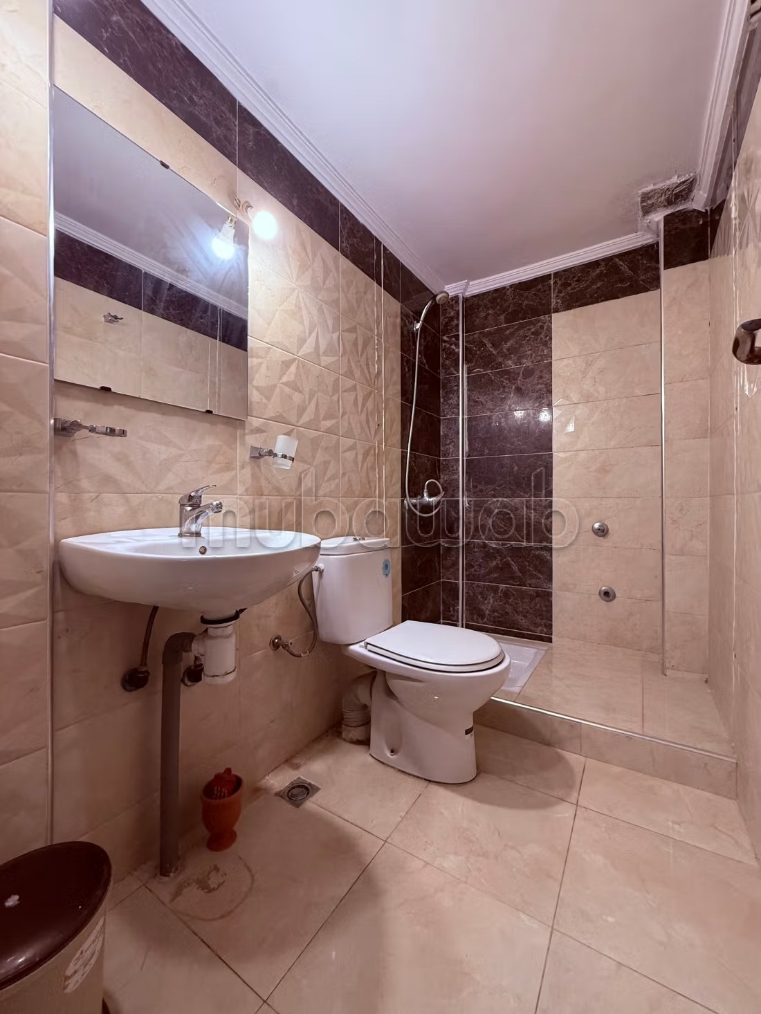 Appartement de vacances à louer en Centre. 
Surface de 100 m². 
Système de parabole et résidence sécurisée - Photo 10