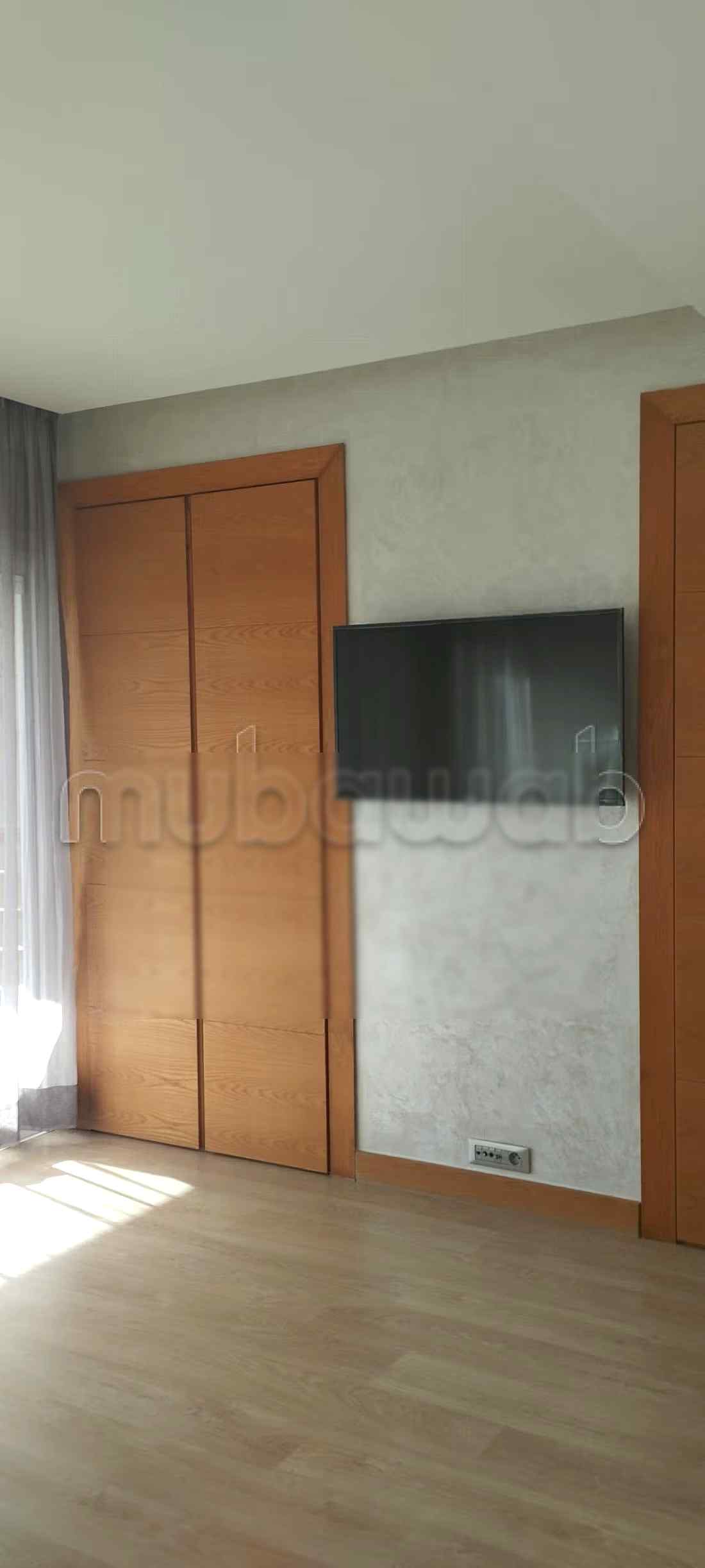 Location saisonnière villa haut standing à Ain Diab. 3 pièces. Garage et terrasse
