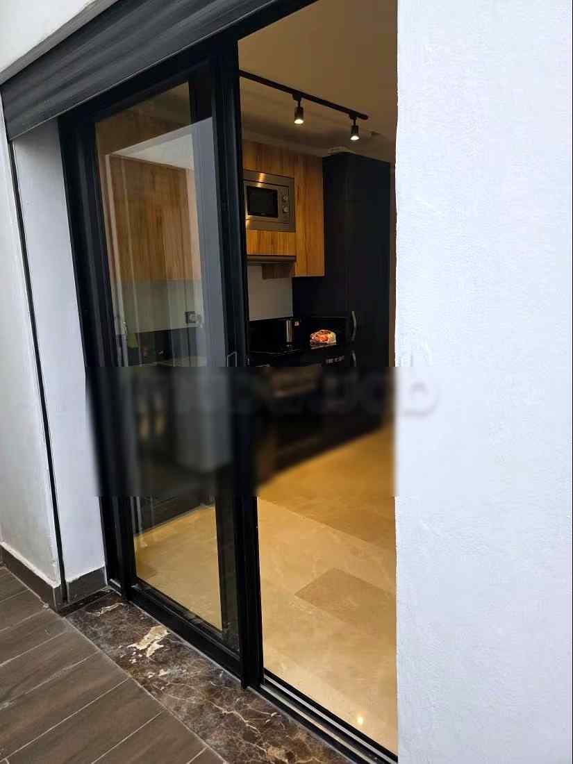 Spacious Apartment 05