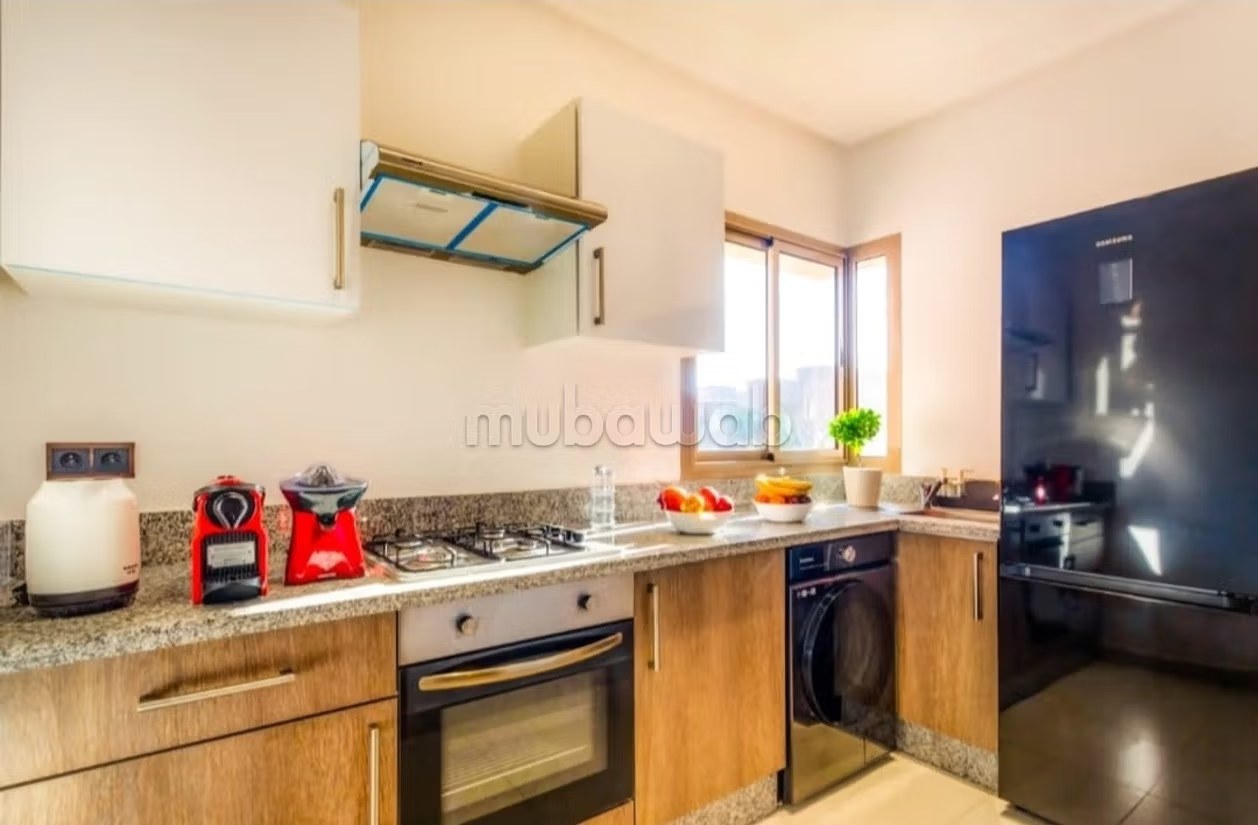 Location d'un appartement en Centre ville. 
3 belles chambres. 
Jardin et terrasse
