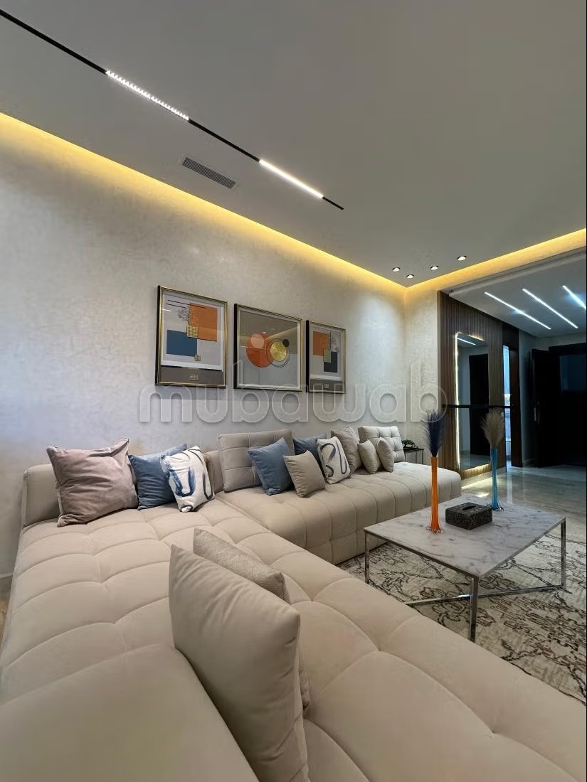 Luxury apartment with swimming pool face to beach in Malabata