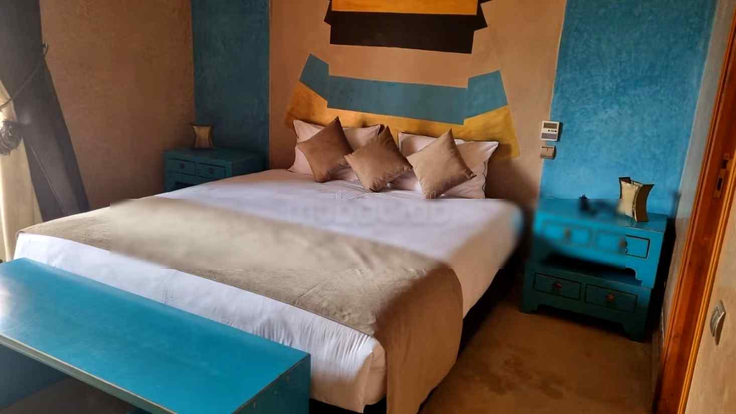 Villa de standing à louer pour vos vacances avec cuisinière à Sidi Abdallah Ghiat.
Belle piscine 20 m terrasse et jardin 10000 Dhs par jour - Photo 3