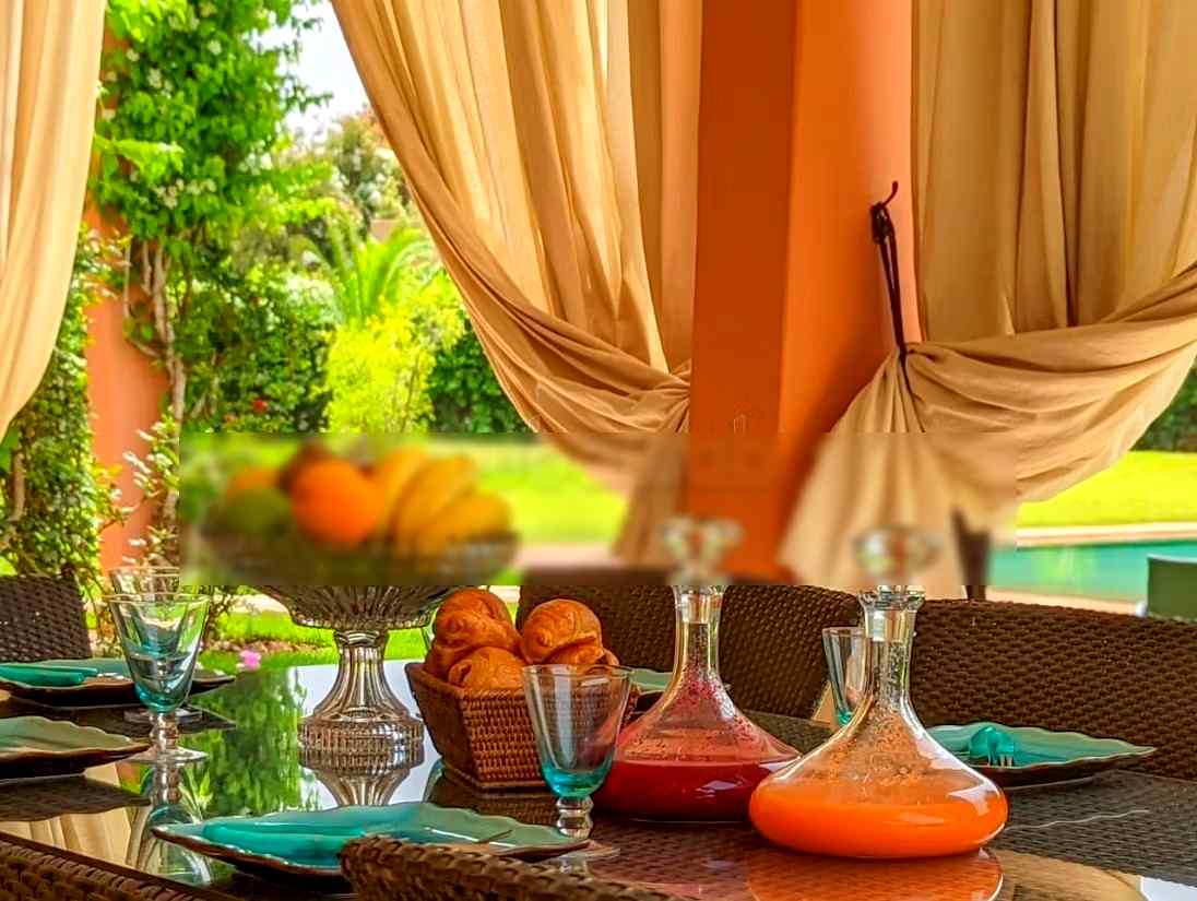 Villa de standing à louer pour vos vacances avec cuisinière à Sidi Abdallah Ghiat.
Belle piscine 20 m terrasse et jardin 10000 Dhs par jour - Photo 10