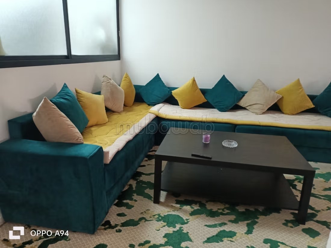 Location d'un appartement à Agdal. 1 Pièce. Concierge et climatisation