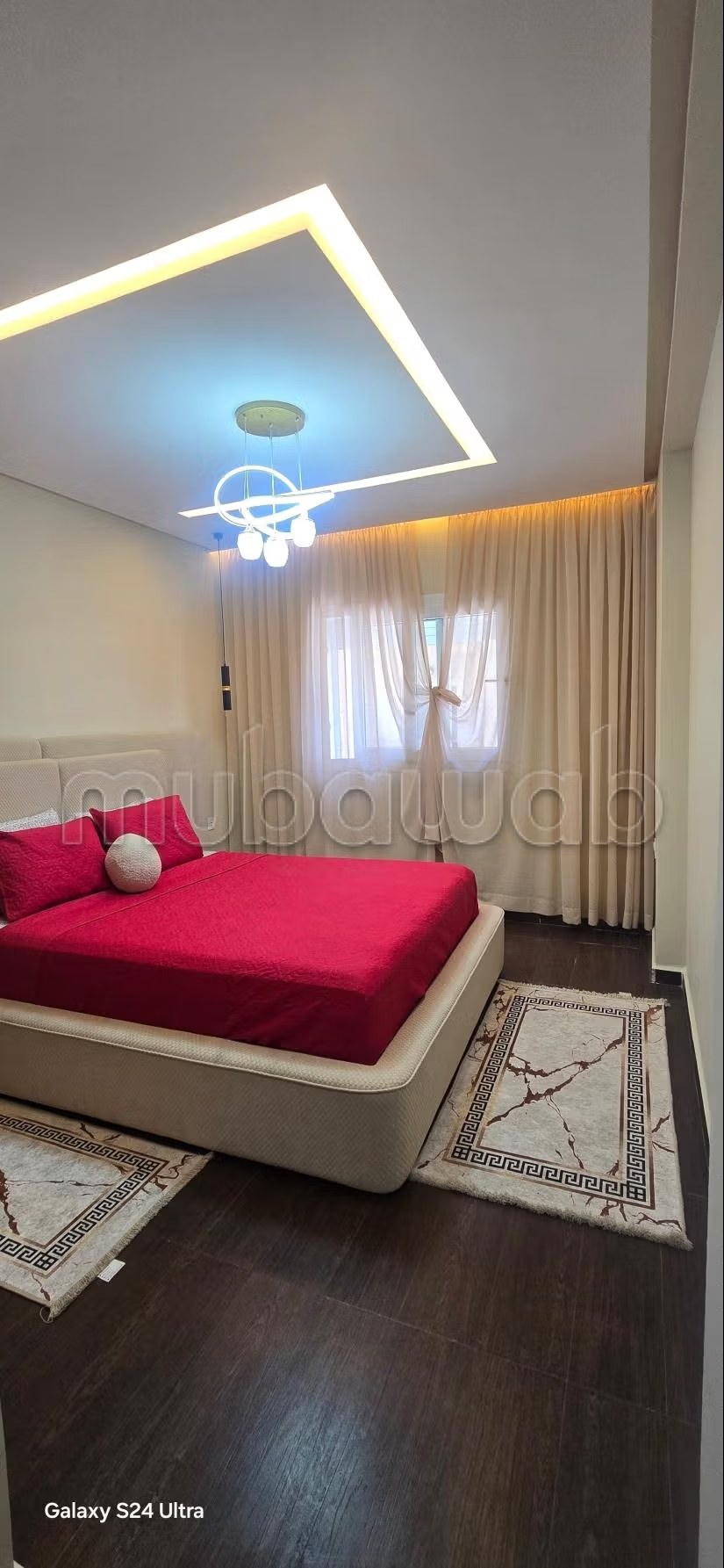 Location d'un appartement à Bab Al Bahar. 2 chambres agréables. Places de parking et terrasse